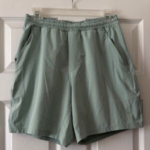 Lululemon Green Pace Breaker Unlined Shorts Size Medium